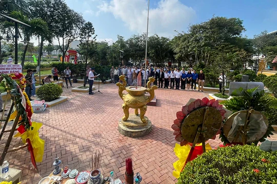 Hội Cán bộ chiến sỹ Trường Sa 83 tổ chức Lễ tưởng niệm.