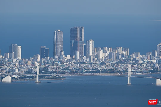 Đà Nẵng kỳ vọng “hóa rồng” với dự án lấn vịnh theo mô hình Dubai. (Trong ảnh: Một góc Vịnh Đà Nẵng nhìn từ trên cao)