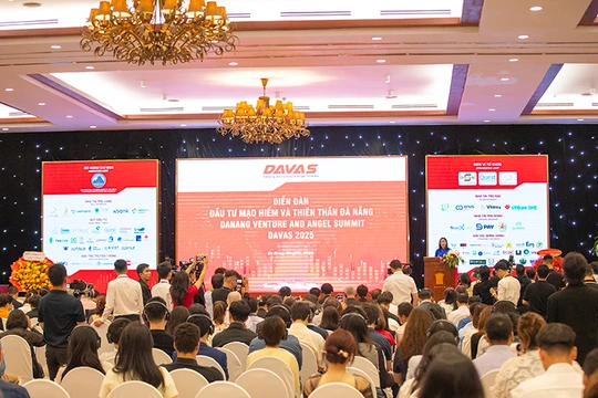 Sáng 30/5, Diễn đàn Đầu tư Mạo hiểm và Thiên thần Đà Nẵng 2025 - “Danang Venture and Angel Summit 2025” (DAVAS 2025) đã khai mạc với sự tham dự của hơn 20 nhà đầu tư và quỹ đầu tư danh tiếng đến từ nhiều quốc gia.