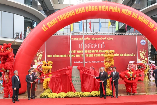 Sáng 16/1, UBND TP Đà Nẵng tổ chức Lễ công bố Quyết định mở rộng và khai trương Khu công nghệ thông tin tập trung Công viên phần mềm Đà Nẵng số 2 với sự tham dự của Phó Thủ tướng Nguyễn Hòa Bình.