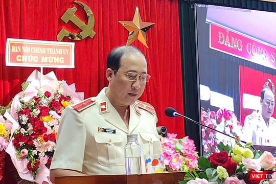 Ông Trần Hoài Nam phát biểu tại lễ công bố quyết định bổ nhiệm Viện trưởng Viện Kiểm sát nhân dân TP Đà Nẵng.