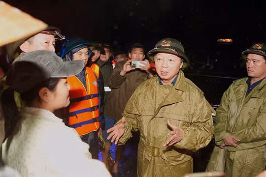 Sẵn sàng điều động máy bay hỗ trợ TP Huế ứng phó với mưa lũ