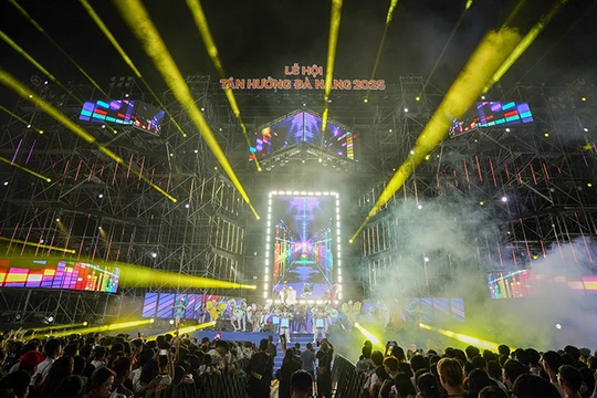 Ấn tượng đêm khai mạc Lễ hội Tận hưởng Đà Nẵng 2025 – Enjoy Danang Festival 2025