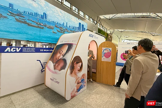 Chiều 28/11, Cảng hàng không quốc tế Đà Nẵng, phối hợp cùng các đối tác chính thức đưa thêm 2 phòng nuôi con bằng sữa mẹ tại Nhà ga hành khách T1 nhằm phục vụ hành khách.