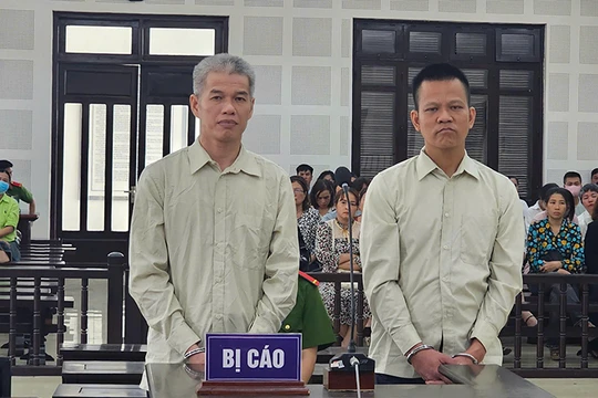Bị cáo Nguyễn Thái Điền và Đào Nguyên Nghị tại phiên xét xử.