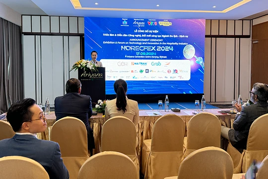 Ông Nguyễn Đức Quỳnh, Phó Chủ tịch liên Chi hội Khách sạn Việt Nam phát biểu tại buổi công bố sự kiện "Triển lãm diễn đàn công nghệ đổi mới sáng tạo ngành khách sạn" - Horecfex Việt Nam 2024.