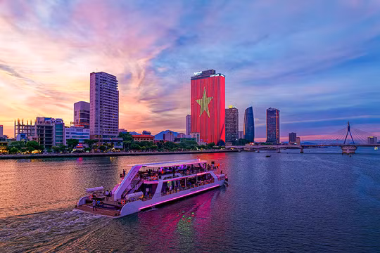 Đứng thứ 2 trên bảng xếp hạng tìm kiếm của Booking.com dành cho kỳ nghỉ 2/9, Đà Nẵng hứa hẹn mùa du lịch bùng nổ.