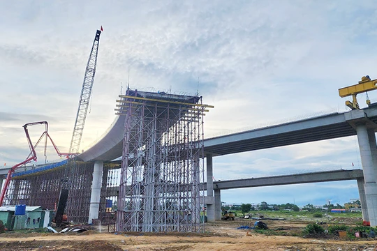 Một góc hạ tầng giao thông kết nối Cảng biển Liên Chiểu (TP Đà Nẵng) với đường cao tốc