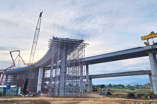 Một góc hạ tầng giao thông kết nối Cảng biển Liên Chiểu (TP Đà Nẵng) với đường cao tốc