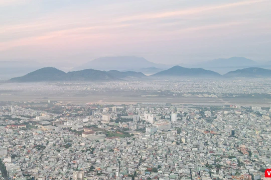 Toàn cảnh sân bay quốc tế Đà Nẵng nhìn từ trên cao