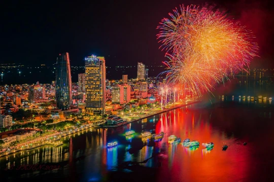 Lễ hội pháo hoa quốc tế DIFF 2025 kỷ niệm 50 năm Ngày giải phóng TP Đà Nẵng sẽ có 10 đội tham dự và kéo dài 6 đêm.