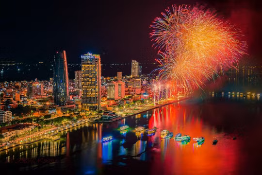 Lễ hội pháo hoa quốc tế DIFF 2025 kỷ niệm 50 năm Ngày giải phóng TP Đà Nẵng sẽ có 10 đội tham dự và kéo dài 6 đêm.