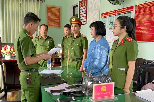 Cơ quan Công an tỉnh Quảng Nam tống đạt quyết định khởi tố vụ án hình sự, khởi tố bị can, lệnh tạm giam đối với bà Hoàng Thị Kim Châu-nguyên Tổng Giám đốc của Công ty CP Bách Đạt An.