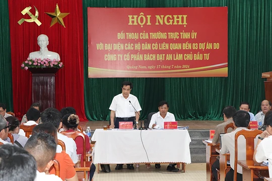 Ông Lê Văn Dũng, Chủ tịch UBND tỉnh Quảng Nam phát biểu tại buổi đối thoại