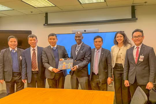  Phó Chủ tịch Thường trực UBND TP Đà Nẵng Hồ Kỳ Minh thăm và làm việc với Ngân hàng Thế giới (WB) tại Hoa Kỳ (ảnh danang.gov.vn)