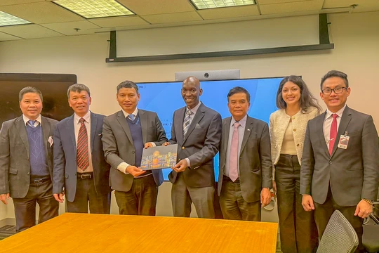  Phó Chủ tịch Thường trực UBND TP Đà Nẵng Hồ Kỳ Minh thăm và làm việc với Ngân hàng Thế giới (WB) tại Hoa Kỳ (ảnh danang.gov.vn)