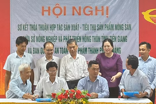 Doanh nghiệp cung ứng thực phẩm của tỉnh Tiền Giang ký hợp tác cung cấp thực phẩm an toàn cho TP Đà Nẵng.