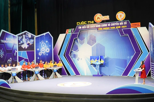Các đội thi bắt đầu cuộc thi Tìm hiểu cải cách hành chính và chuyển đổi số Quảng Nam năm 2024 trong sáng 16/9.