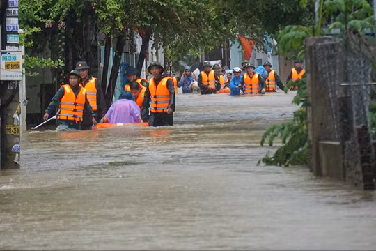 Vùng rốn ngập Hòa Minh, Hòa Khánh Nam, đường Mẹ Suốt (quận Liên Chiểu, TP Đà Nẵng) bị ngập trong trận mưa năm 2023