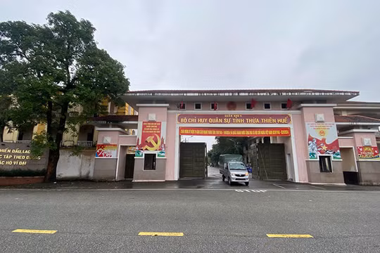 Thừa Thiên Huế trưng dụng trụ sở cũ Bộ Chỉ huy quân sự tỉnh làm trụ sở tạm của quận Phú Xuân. Ảnh: Nguyễn Lê