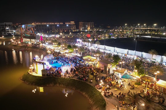 Siêu đô thị biển Regal Legend đón 100,000 lượt khách dịp lễ 30/4 - 1/ 5