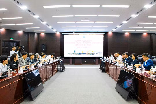 Quang cảnh làm việc giữa lãnh đạo TP Đà Nẵng với Bộ Thương mại, Công nghiệp và Năng lượng Hàn Quốc