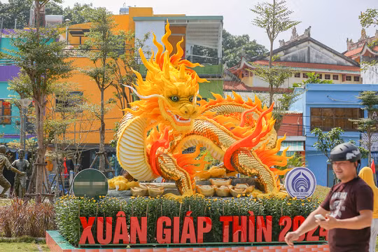 Linh vật rồng tại công viên phường Nam Dương, quận Hải Châu, TP Đà Nẵng