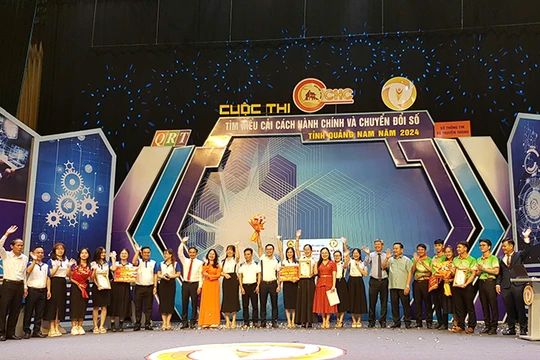 Sáng 10/10, cuộc thi Tìm hiểu cải cách hành chính và chuyển đổi số Quảng Nam năm 2024 đã kết thúc với phần thắng thuộc về đội đến từ huyện Đại Lộc.