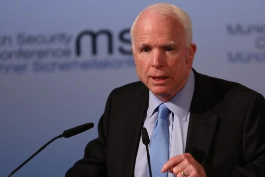  Thượng nghị sỹ John McCain 