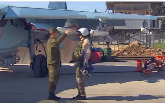 Tiêm kích Su-35S xuất hiện ấn tượng trong video của báo Nga