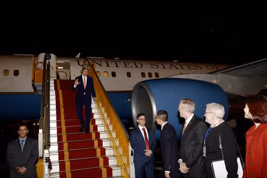 Ngoại trưởng Mỹ John Kerry thăm Việt Nam (ảnh được Đại sứ Mỹ tại Việt Nam Ted Osius chia sẻ trên Facebook)