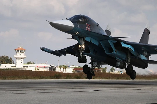 Chuyên gia Mỹ lo việc dỡ bỏ lệnh trừng phạt sẽ biến "gấu Nga" thành quái vật (ảnh minh họa: Sputnik)