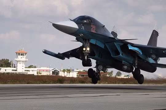 Chuyên gia Mỹ lo việc dỡ bỏ lệnh trừng phạt sẽ biến "gấu Nga" thành quái vật (ảnh minh họa: Sputnik)