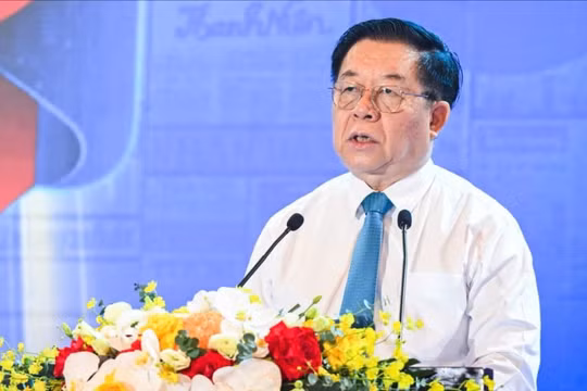 Ông Nguyễn Trọng Nghĩa mong muốn mỗi nhà báo sẽ thêm yêu nghề, vững vàng và giàu khát vọng để bước tiếp chặng đường mới với tinh thần dấn thân và trách nhiệm cao hơn.