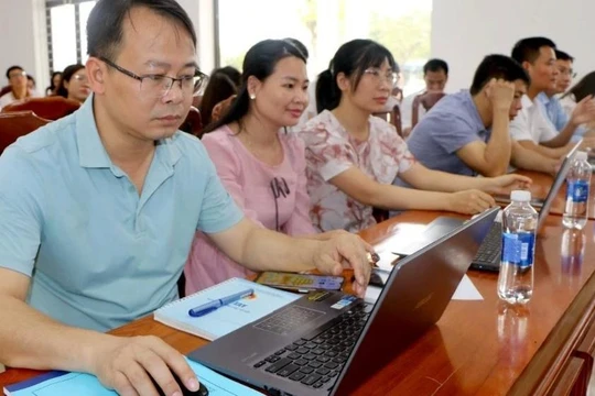 Nâng cao kỹ năng số của cán bộ, công chức và thống nhất nền tảng số dùng chung