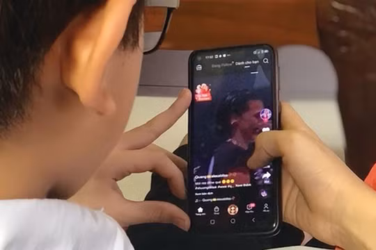 Trong thời đại số, trẻ em cần có kỹ năng làm chủ công nghệ, có thói quen sử dụng thiết bị số lành mạnh.