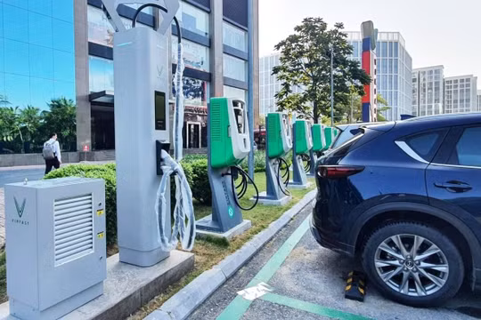 Sắp có quy chuẩn kỹ thuật quốc gia cho trụ sạc xe điện