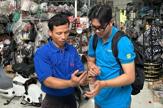 Phần mềm quản lý bán hàng Sapo trên mobile phù hợp với hộ kinh doanh cá thể không chuyên về công nghệ.