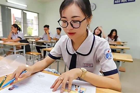 Bộ Giáo dục và Đào tạo nói gì về đề thi "khó nhất trong lịch sử"?