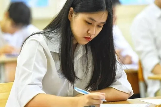 Bộ GD&ĐT: Miễn học phí cho học sinh sẽ góp phần tăng chất lượng giáo dục