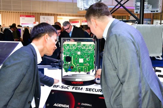 Trong bối cảnh thiếu các doanh nghiệp phát triển sản phẩm công nghệ lõi, Việt Nam có những điểm sáng doanh nghiệp đã chứng tỏ năng lực vượt trội, tạo ra các sản phẩm công nghệ cao.