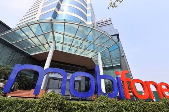 MobiFone là nhà mạng di động đầu tiên tại Việt Nam với slogan "Mọi lúc, mọi nơi".