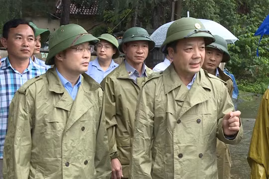 Thứ trưởng Phạm Đức Long giao Sở KH&CN tỉnh Thanh Hóa thông tin cho Sở Công Thương các khu vực có trạm BTS kiên cố cần ưu tiên điện lưới để bảo đảm duy trì liên lạc.