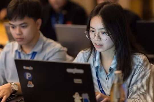 Các sinh viên Việt Nam trong quá trình thi. Ảnh: Nhật Linh