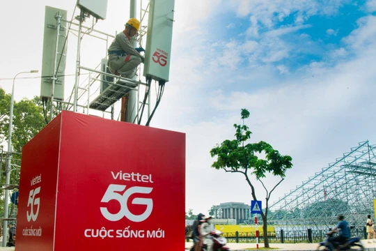 Bộ KH&CN cũng yêu cầu các đơn vị như VNPT, Viettel, MobiFone tăng cường các xe BTS lưu động đến các khu vực tập trung đông người như các khu vực bắn pháo hoa, tổ chức Lễ kỷ niệm.