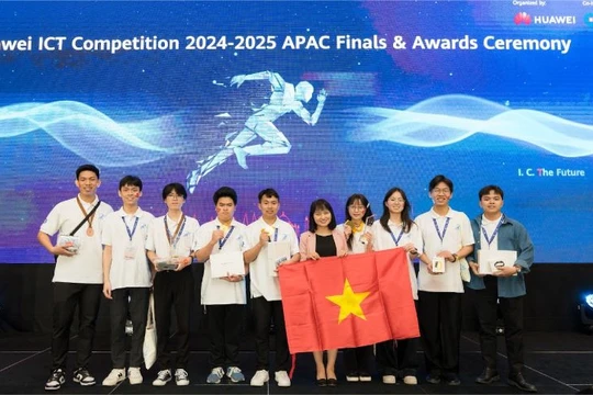 Đội Việt Nam đại thắng với 3 giải thưởng tại vòng thi khu vực cuộc thi Huawei ICT Competition 2024 - 2025 tại Malaysia.