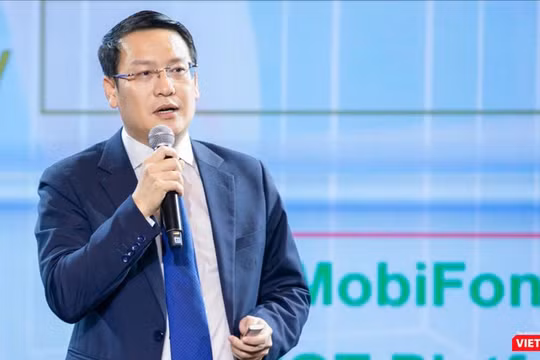 Ông Vũ Kiêm Văn nêu rõ quan điểm Việt Nam bứt phá về công nghệ và chuyển đổi số thì không thể chỉ đi một mình. Việc chủ động tham gia vào các chuỗi giá trị, chuỗi đổi mới toàn cầu là điều bắt buộc.