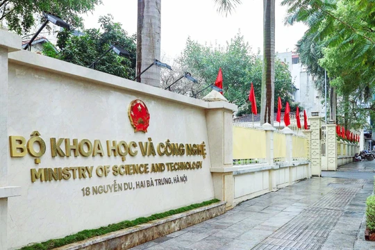 Bộ Khoa học và Công nghệ phân công công việc giữa Bộ trưởng và 5 Thứ trưởng