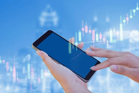 Điện thoại, máy tính bảng, TV và máy tính của chúng ta đều dựa vào mạng lưới viễn thông để hoạt động và cung cấp dịch vụ. (Ảnh: Howmuch)