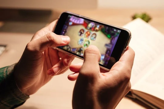 Chơi game nhiều giờ liền, một phụ nữ đã bị mù một mắt. (Ảnh: Mashable)